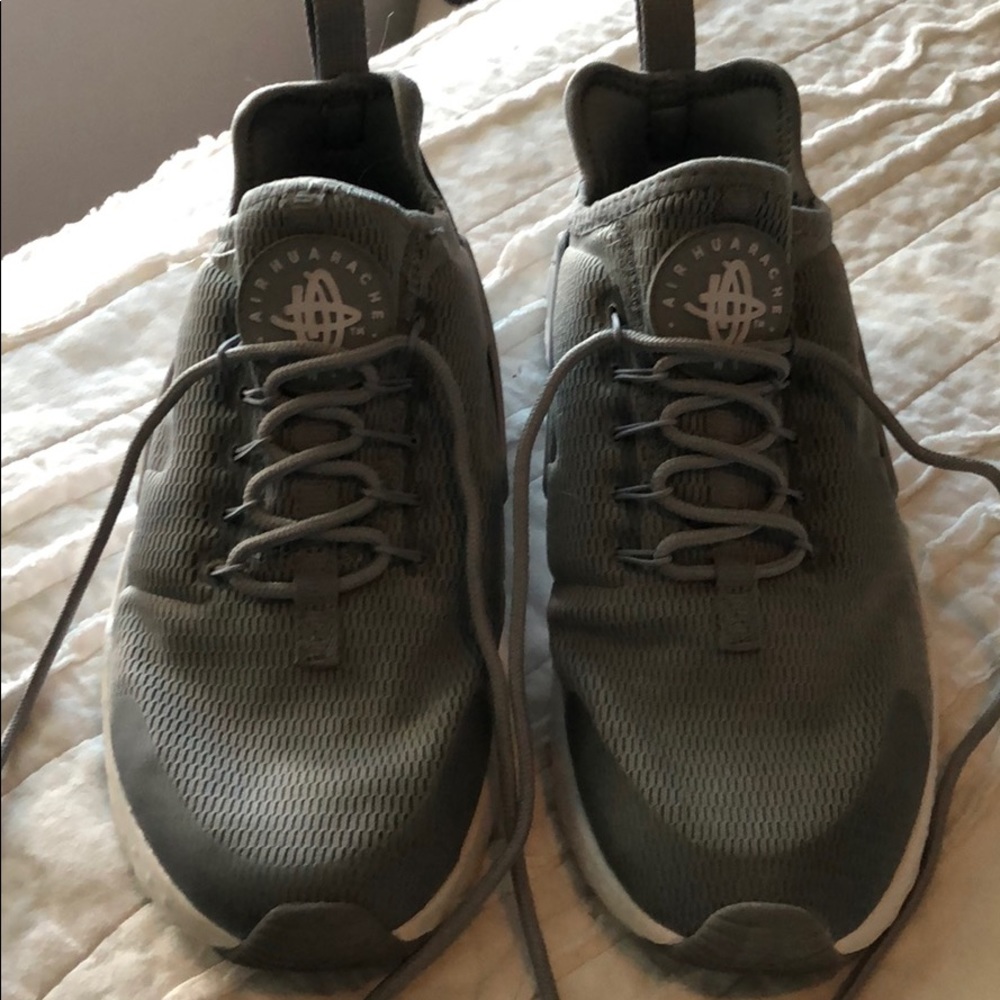 Nike air huaraches, women’s size 7